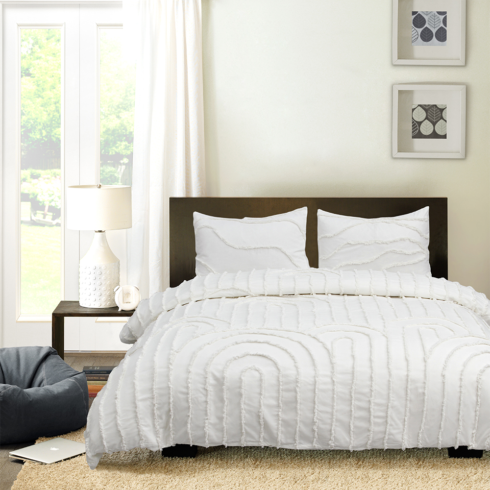 Set copripiumino trapuntato con ricamo in ciniglia trapuntata moderna ad arco geometrico di Ava, set di biancheria da letto