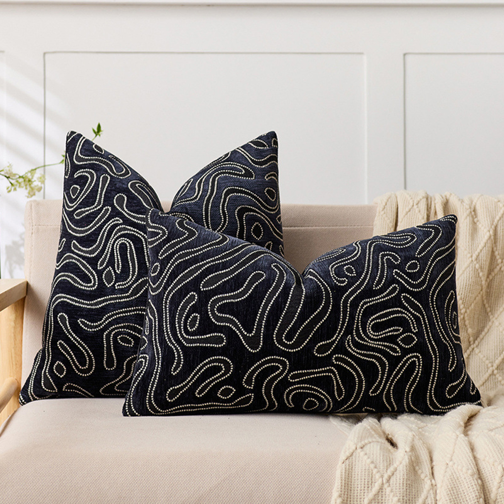 Cuscino decorativo in ciniglia con stampa animalier
