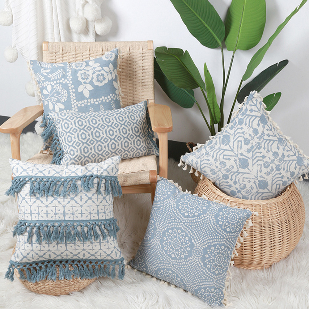 Cuscino decorativo stampato con nappa