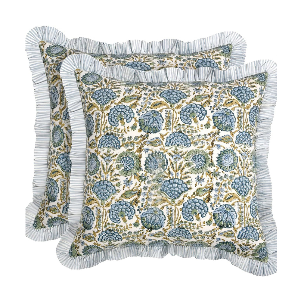 Cuscino decorativo con stampa floreale e bordo a volant